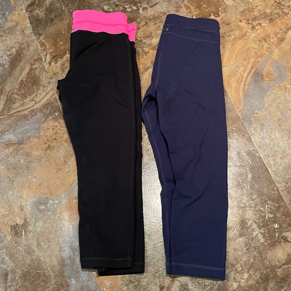 2 pairs under Armour women’s Capri legging medium